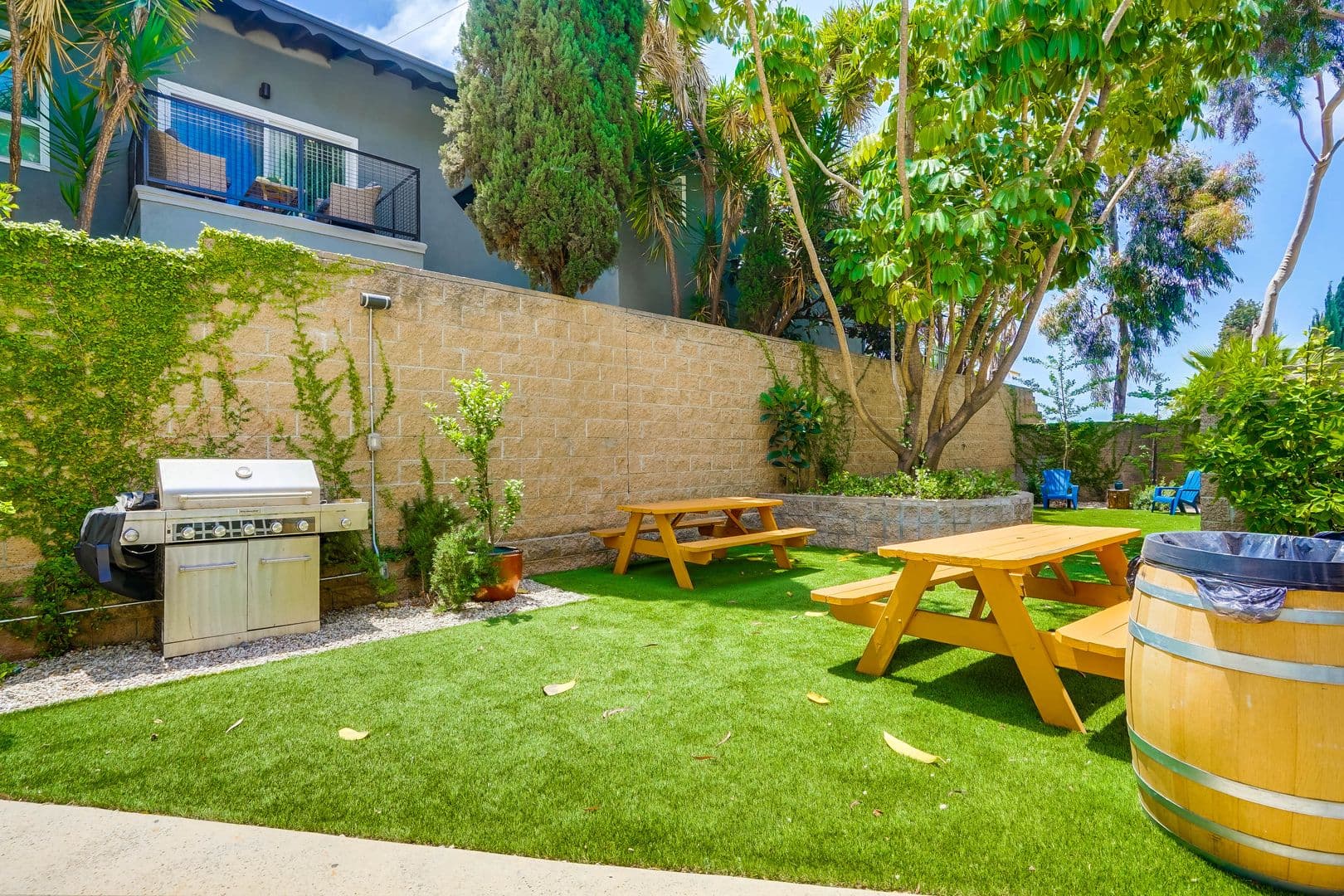 Inglewood Apartment: 821 N. Austin Ave