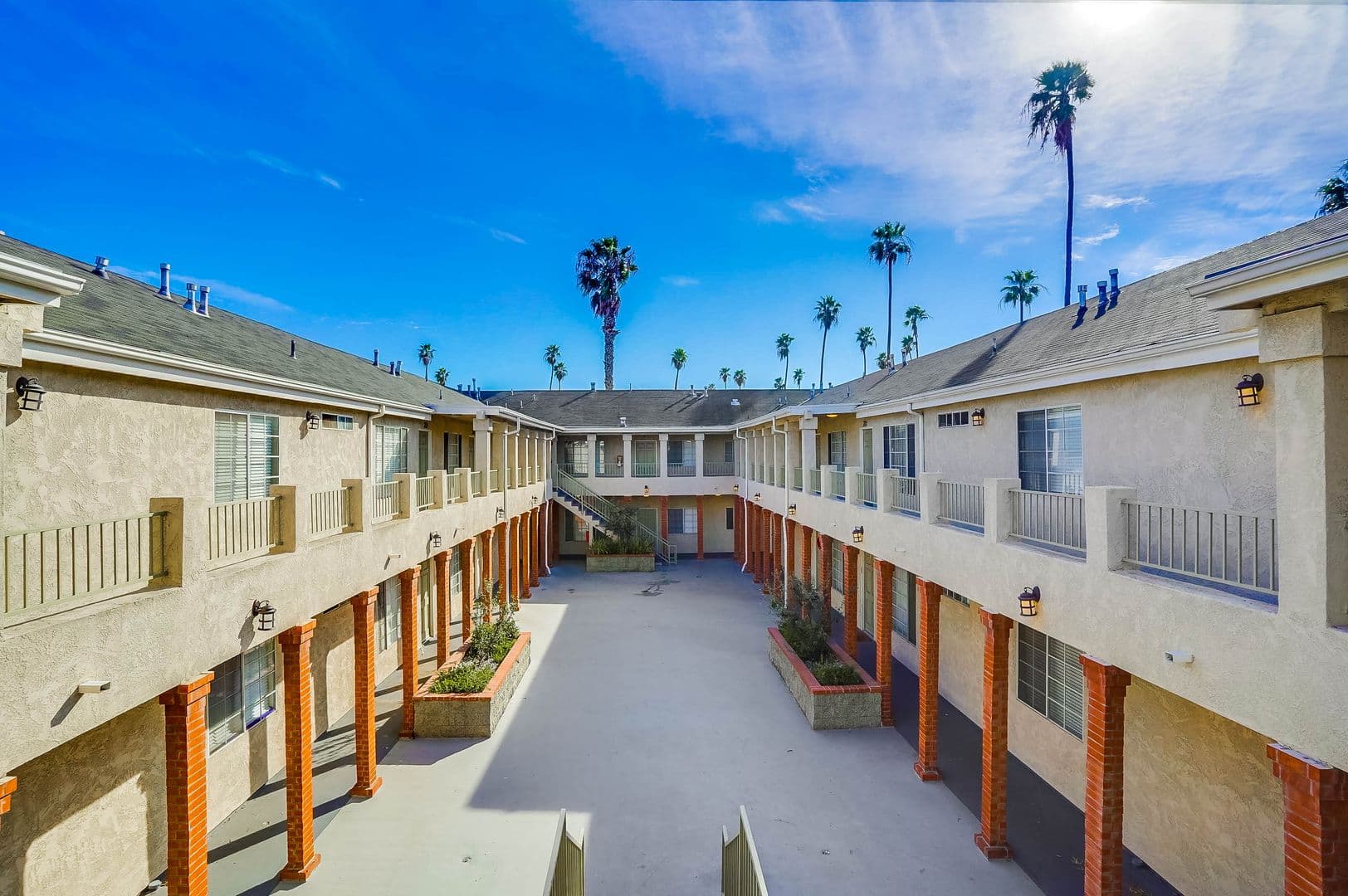 Inglewood Apartment: 600 E. 97th St