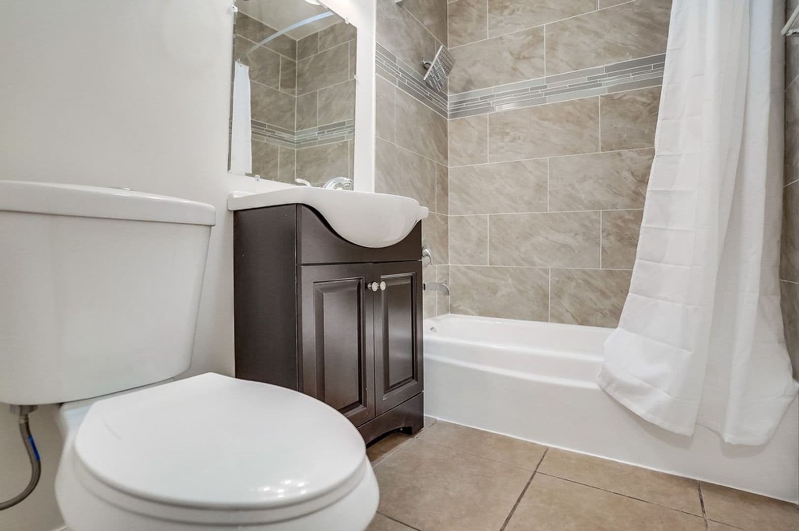 Los Angeles Apartment: 6325 8th Ave