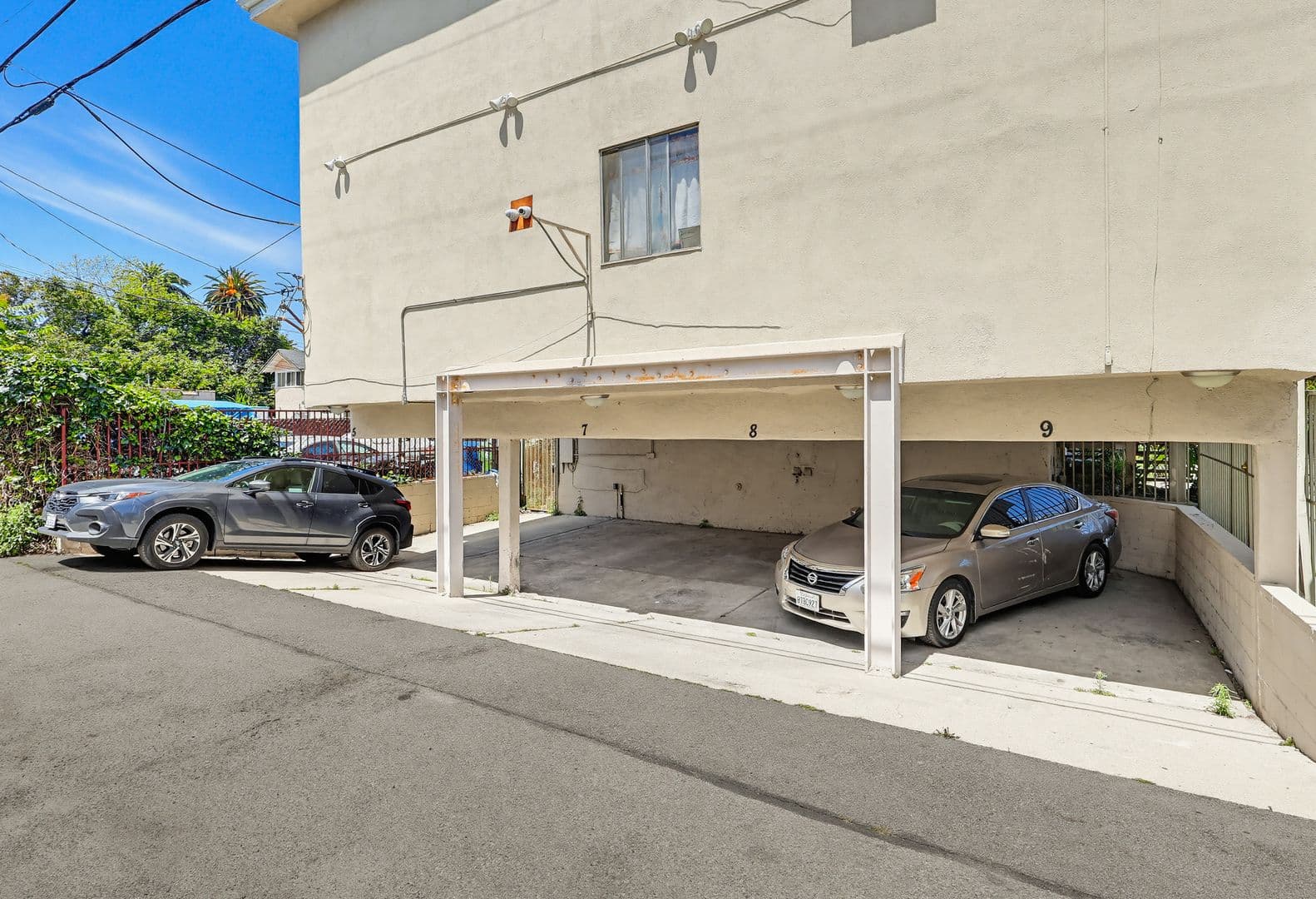 Los Angeles Apartment: 1106 Leighton Ave