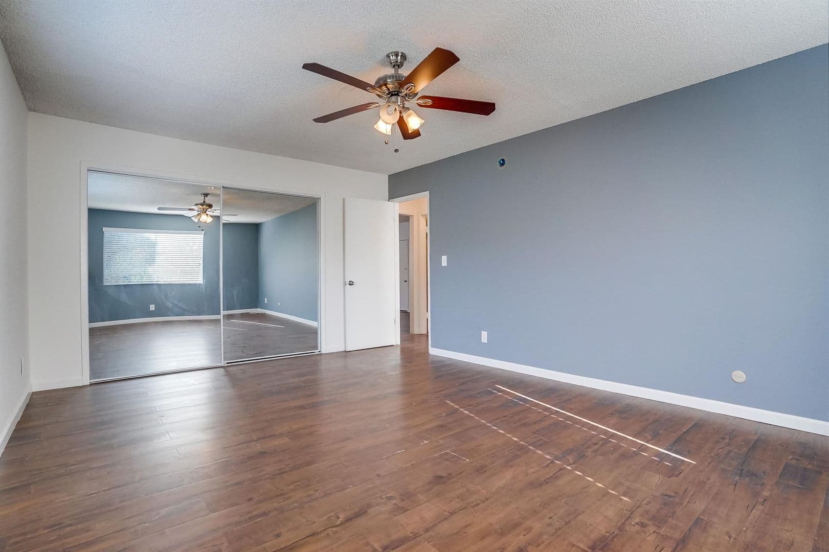 Los Angeles Apartment: 2629 S. Budlong Ave