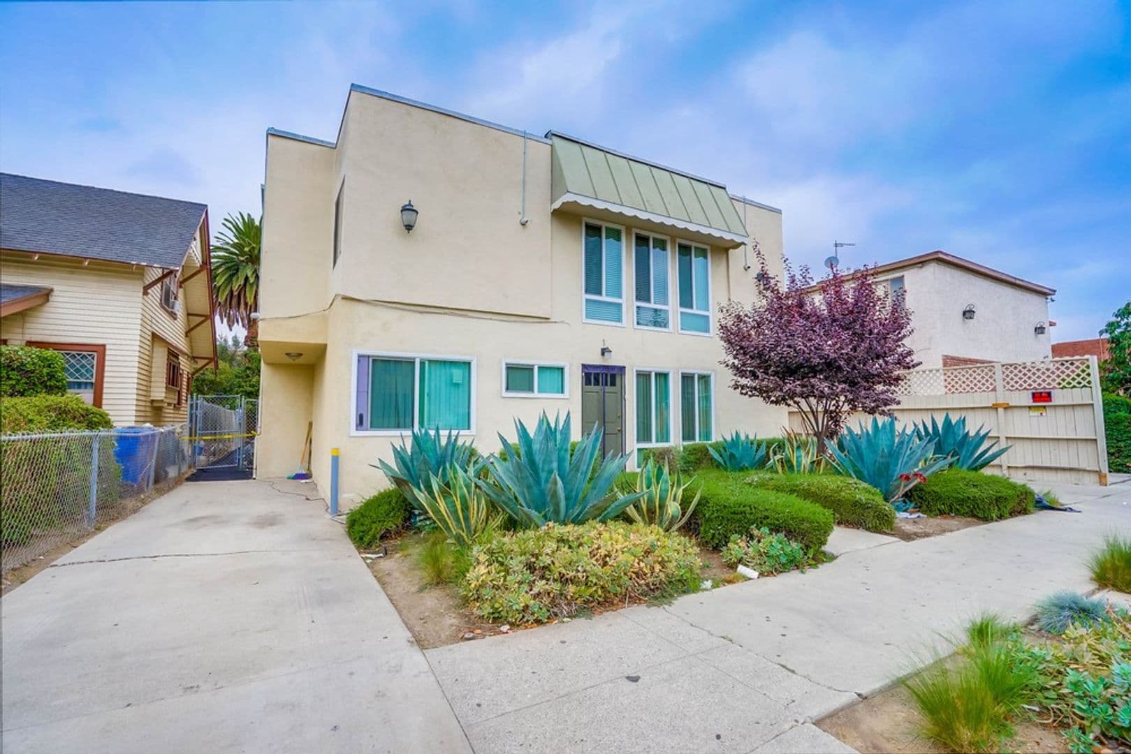Los Angeles Apartment: 2629 S. Budlong Ave