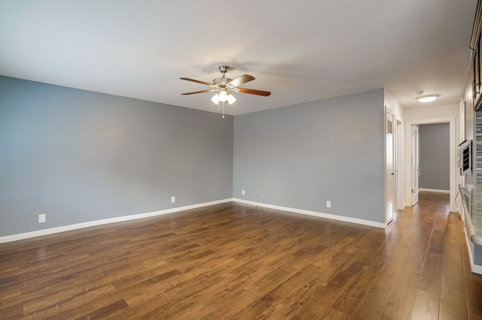 Inglewood Apartment: 3638 W. 113th St