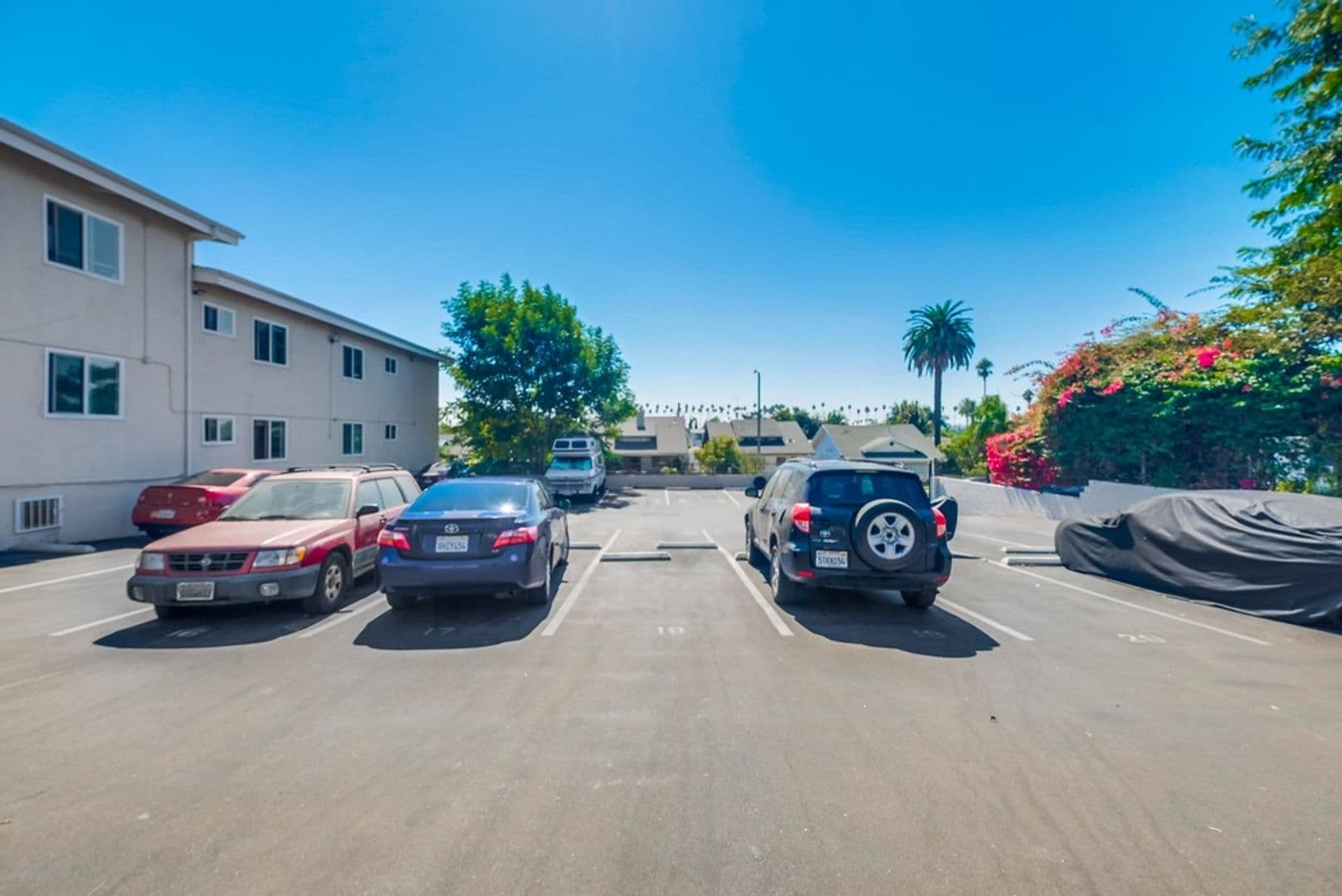 Los Angeles Apartment: 2675 Arlington Ave & 3105 W 27th St