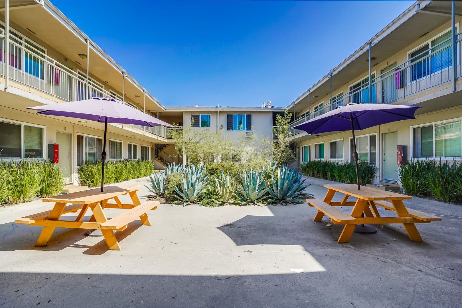 Los Angeles Apartment: 4024 Ursula Ave