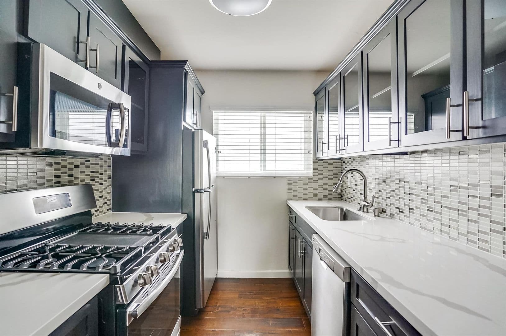 Los Angeles Apartment: 1042 Leighton Ave