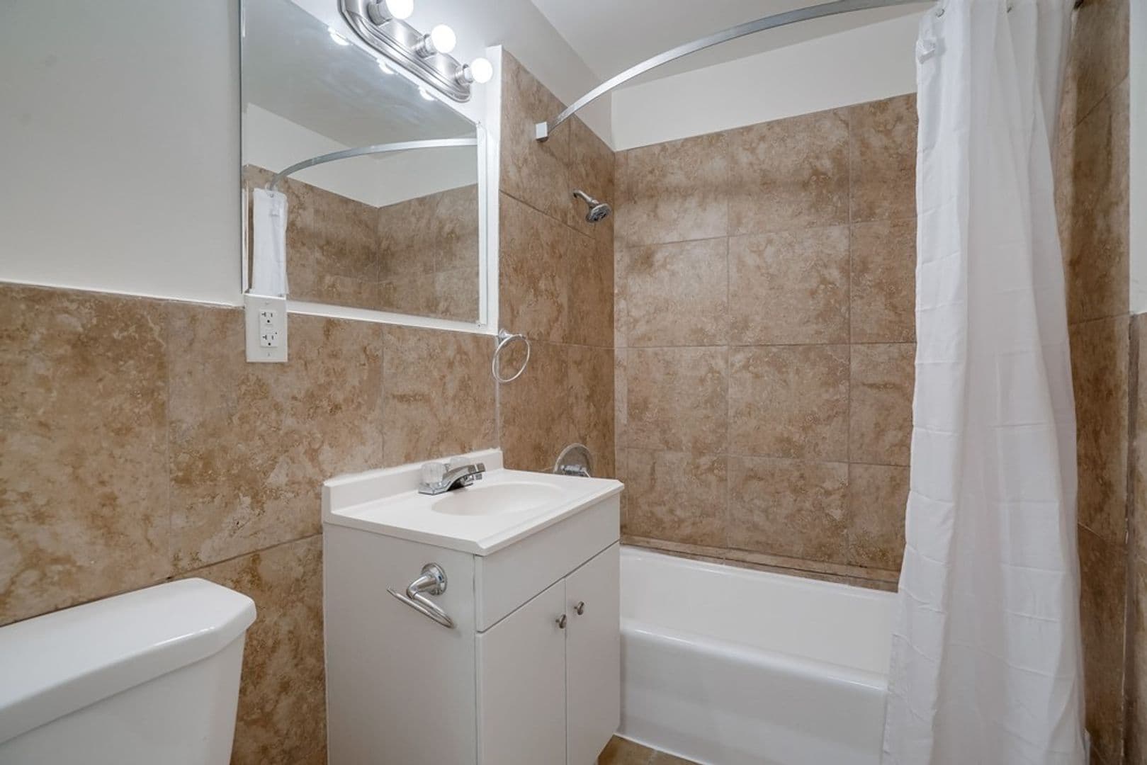 Los Angeles Apartment: 6627 - 6635 Crenshaw Blvd