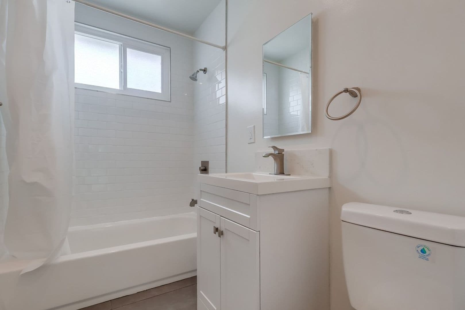 Los Angeles Apartment: 4037 W. 28th St