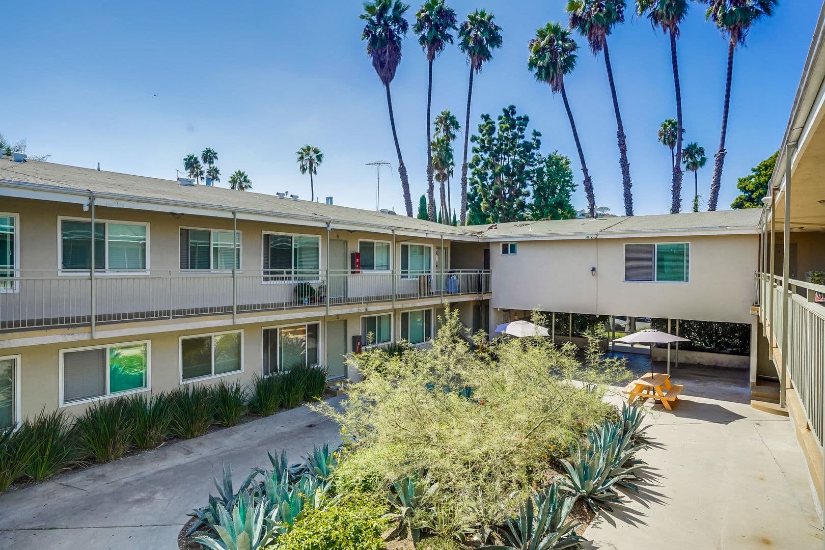 Los Angeles Apartment: 4024 Ursula Ave