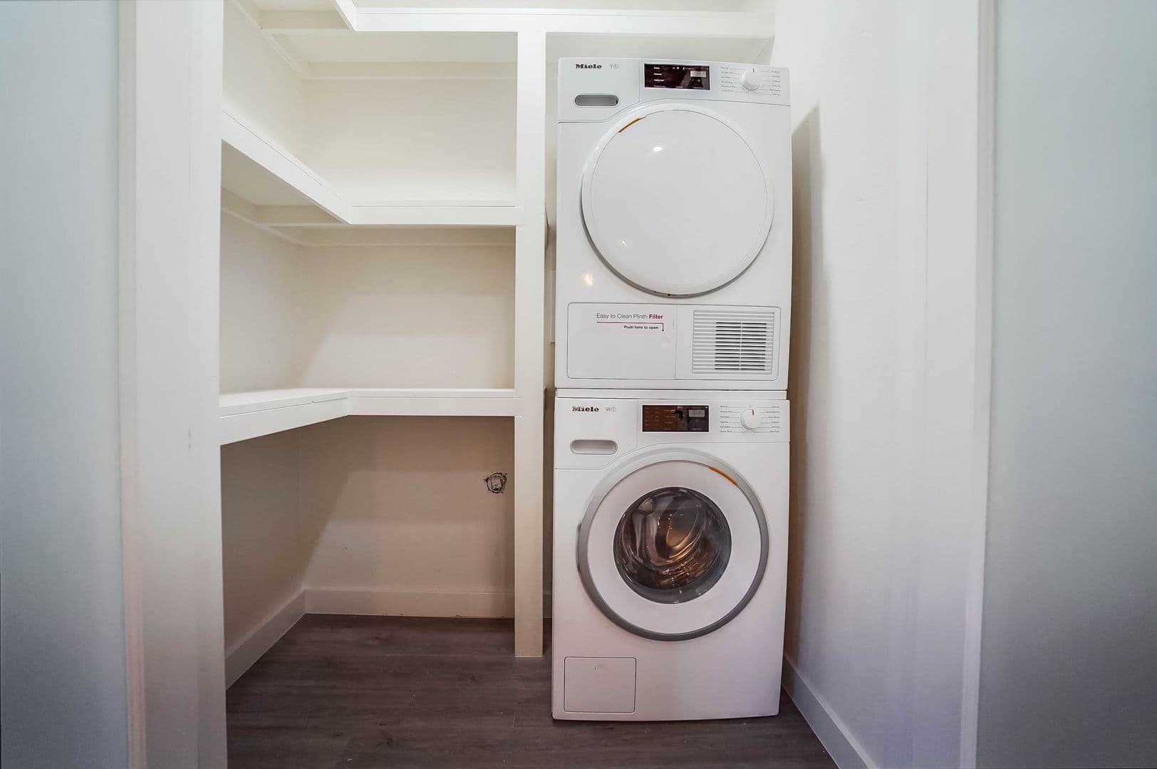 Inglewood Apartment: 115 N. Eastwood Ave