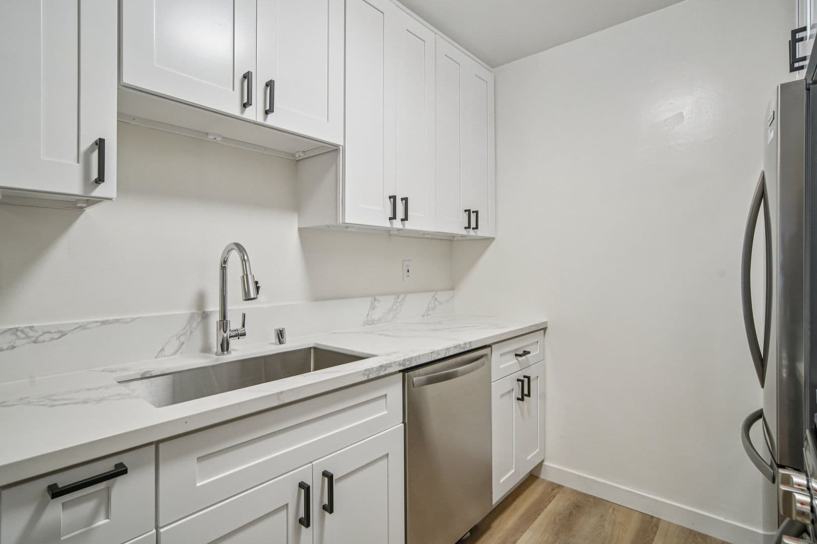 Los Angeles Apartment: 2026 Shenandoah St