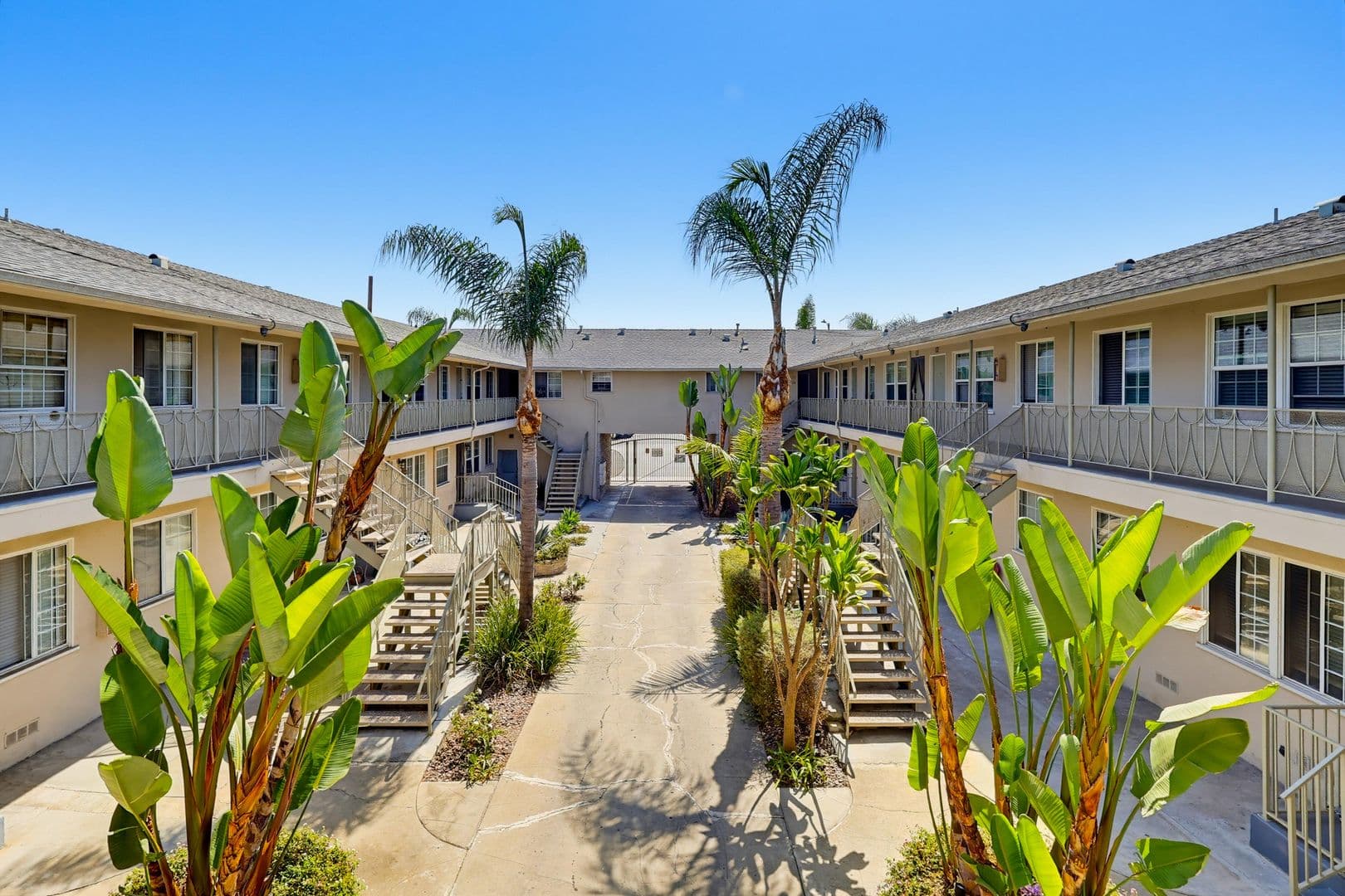 Los Angeles Apartment: 6627 - 6635 Crenshaw Blvd