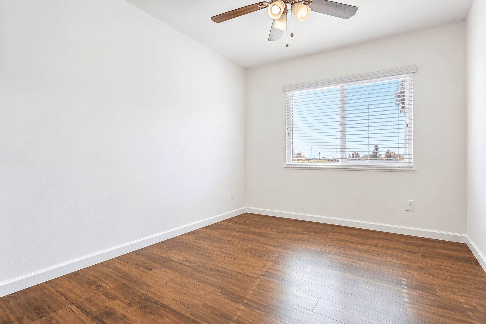 Inglewood Apartment: 821 N. Austin Ave
