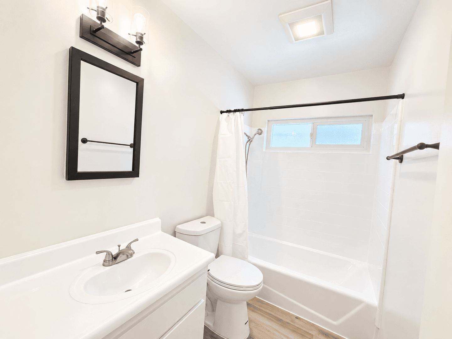 Los Angeles Apartment: 3715 W. 27th St