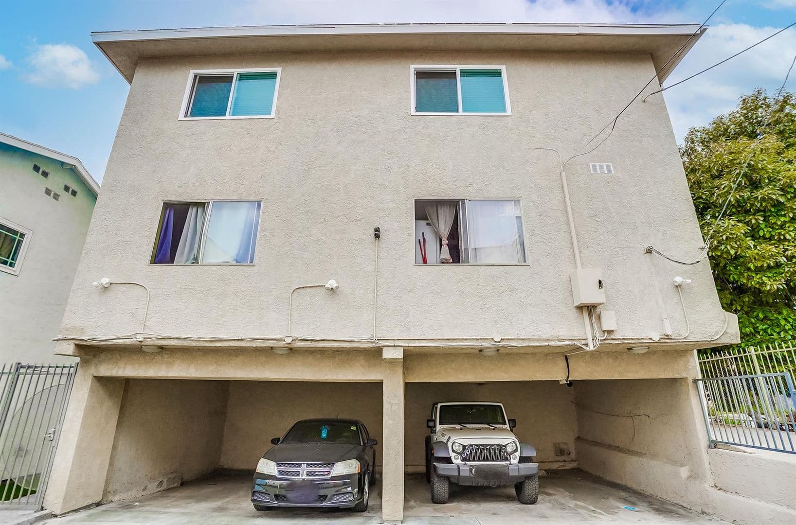 Los Angeles Apartment: 1042 Leighton Ave