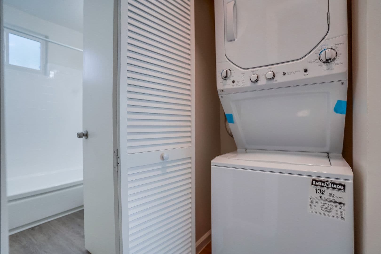 Los Angeles Apartment: 2249 W. 24th St