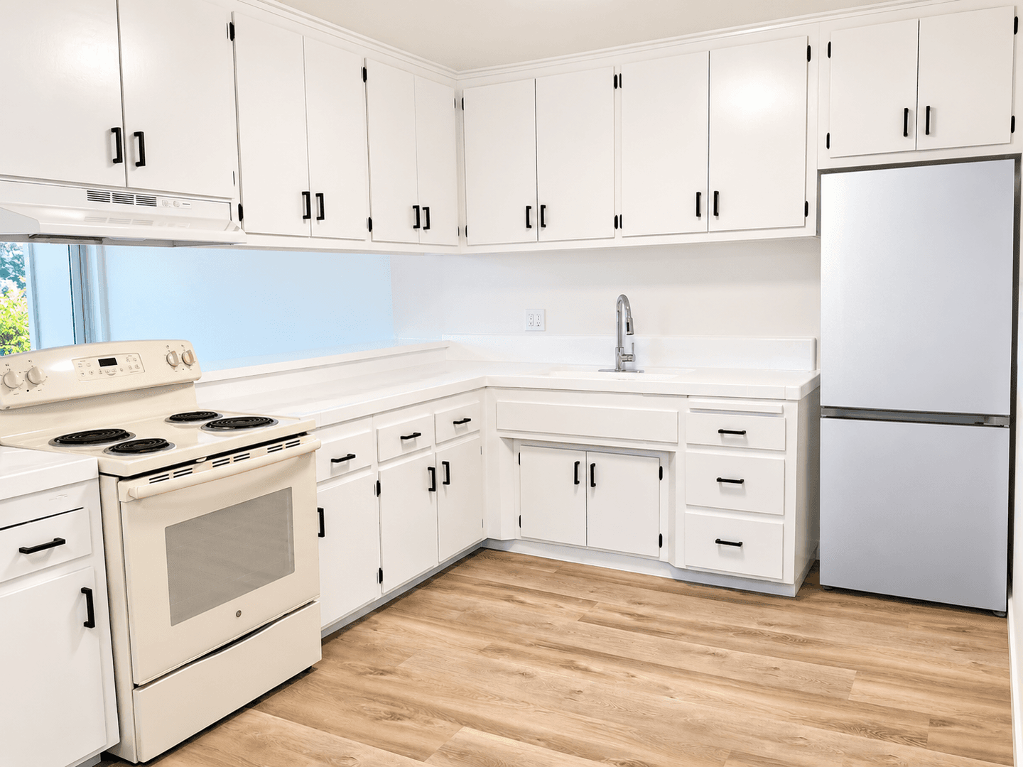 Los Angeles Apartment: 3715 W. 27th St