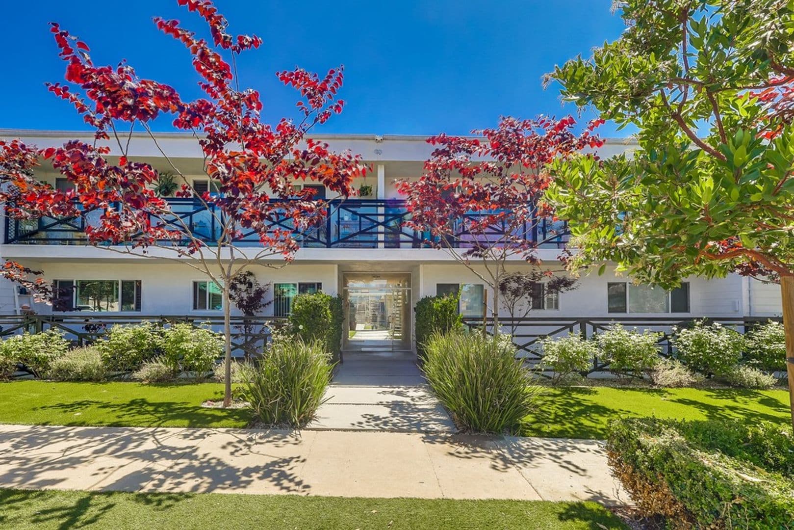 Inglewood Apartment: 920 Enterprise Ave
