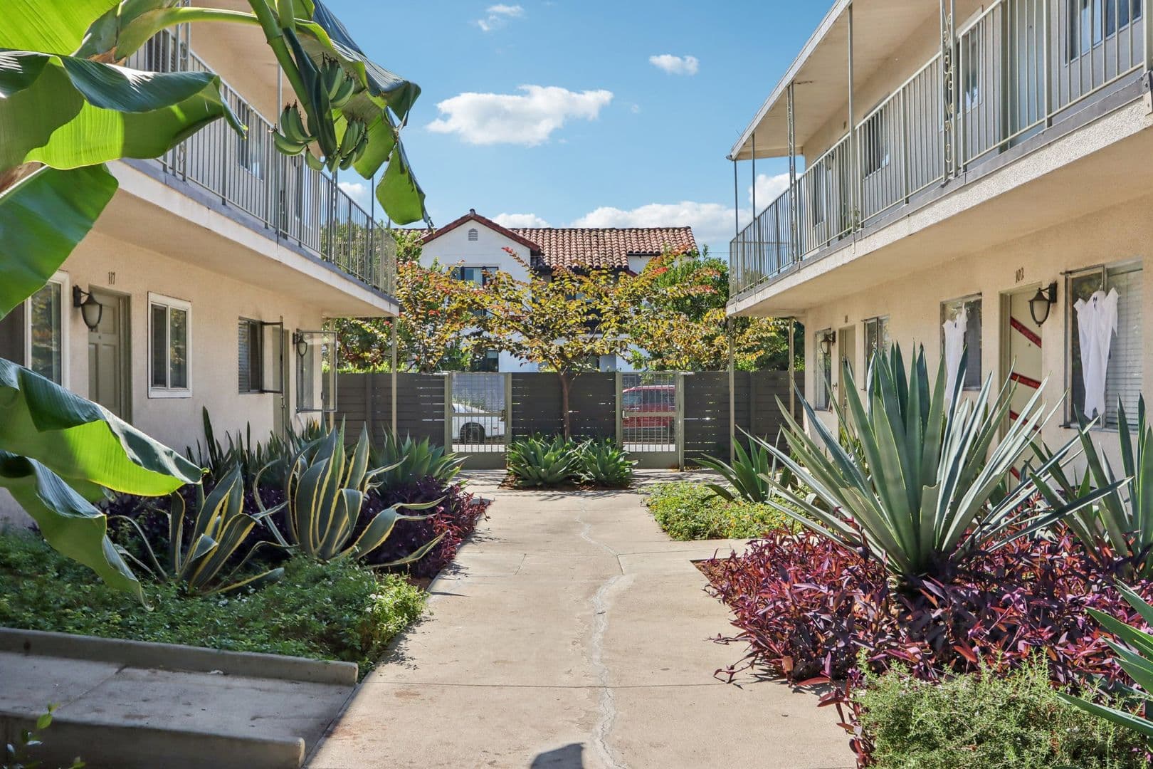 Los Angeles Apartment: 4307 W. 28th St