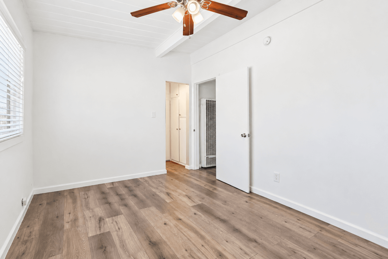 Los Angeles Apartment: 4307 W. 28th St