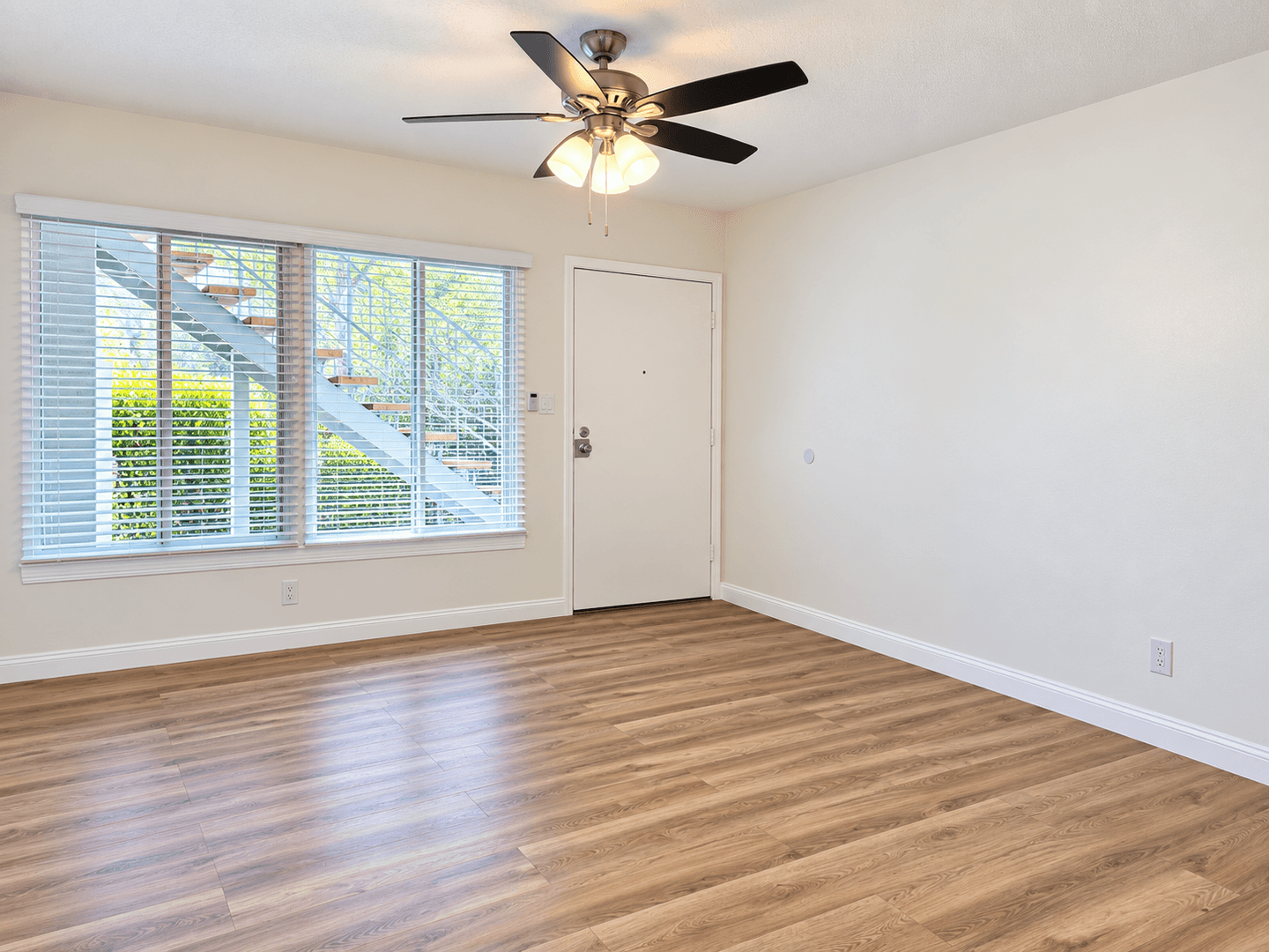 Los Angeles Apartment: 3121 W. Slauson