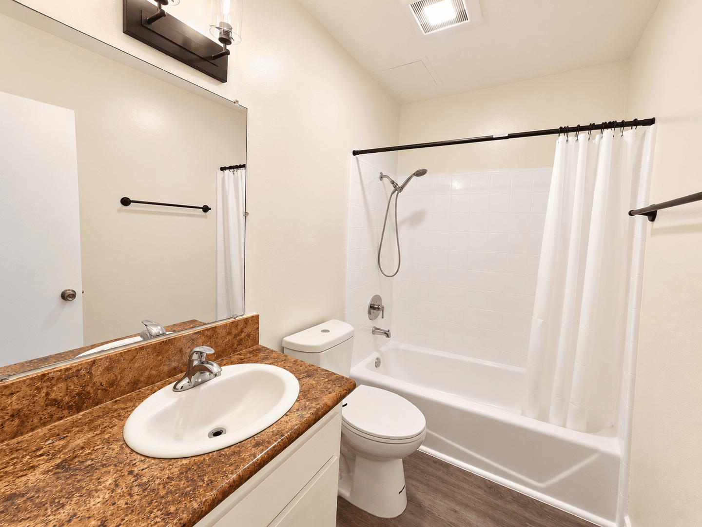 Los Angeles Apartment: 3715 W. 27th St