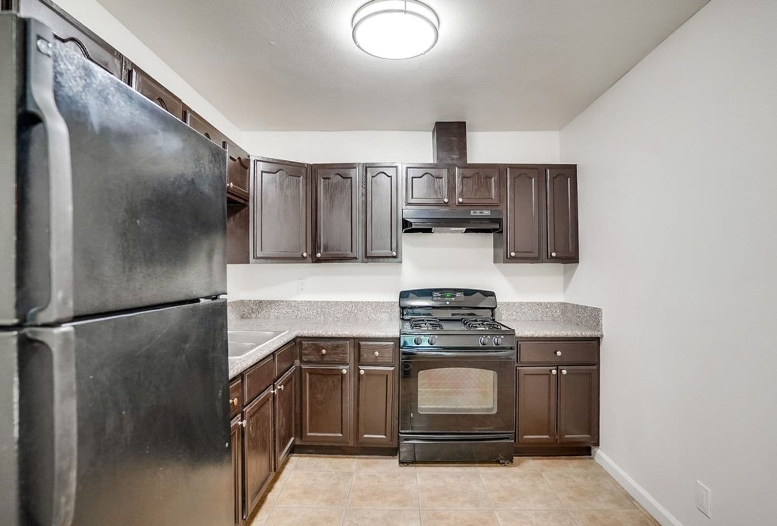 Los Angeles Apartment: 6325 8th Ave