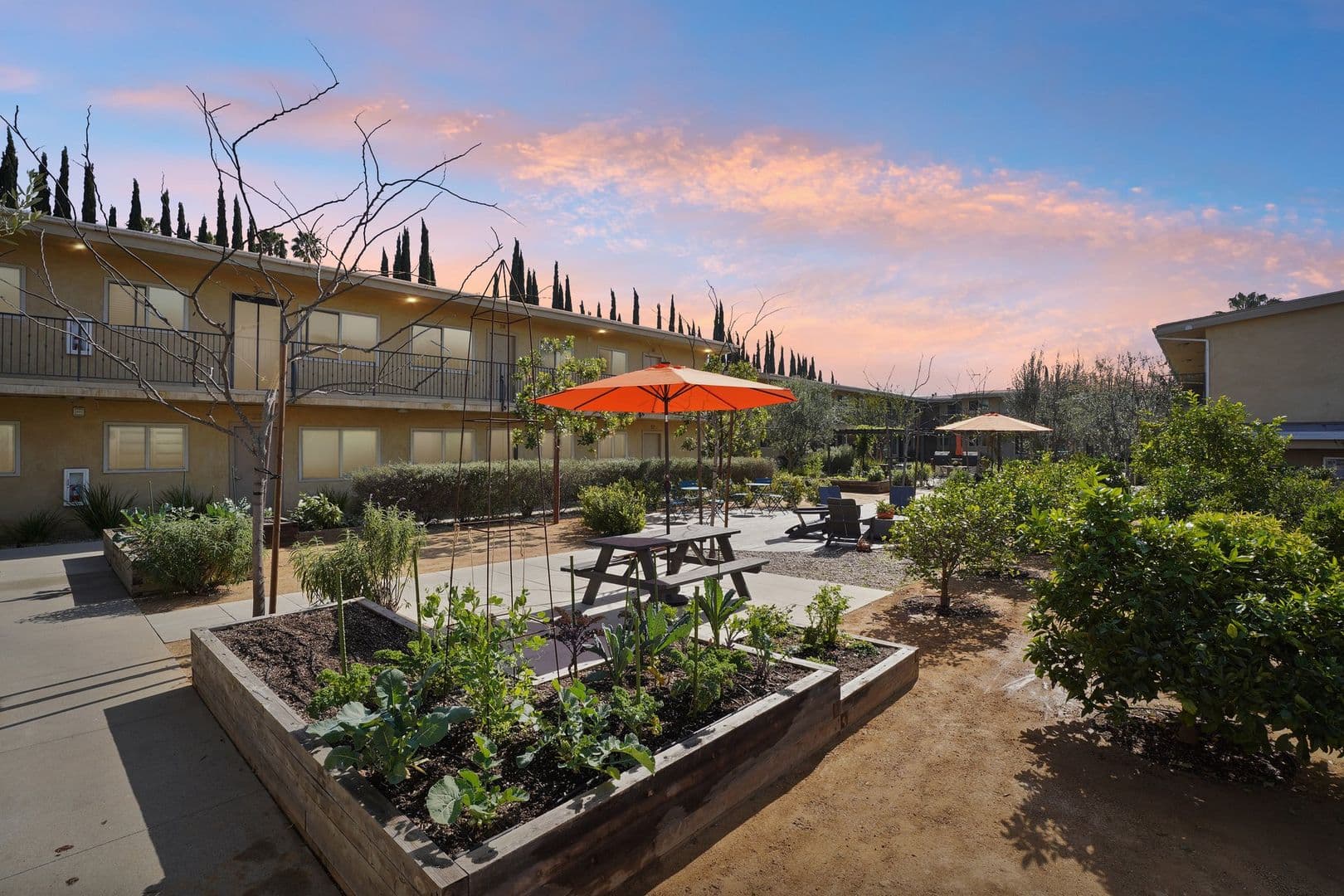 Los Angeles Apartment: 3528 - 3530 W. Adams Blvd.