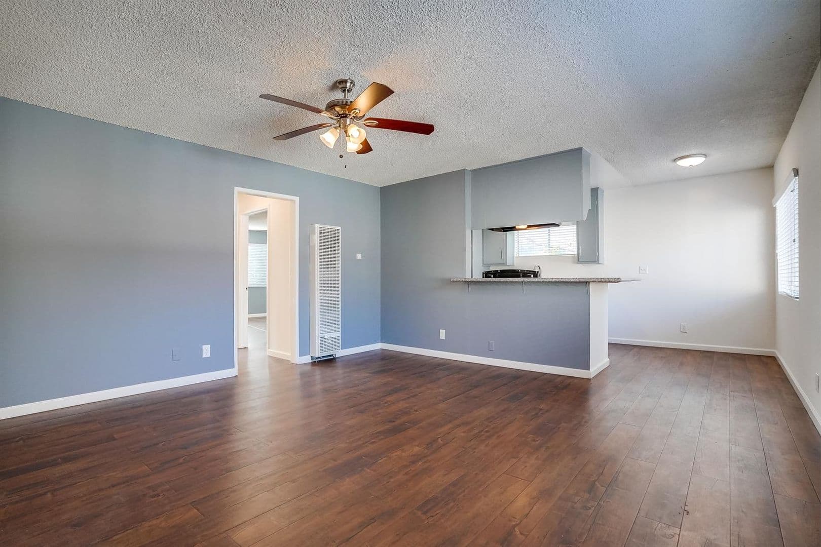 Los Angeles Apartment: 2629 S. Budlong Ave