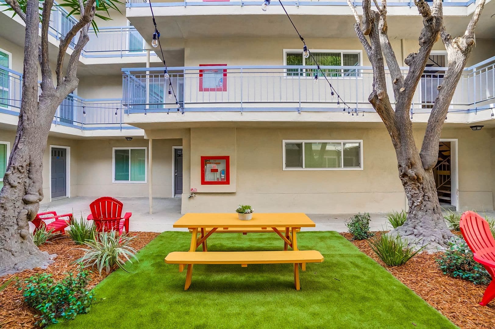 Los Angeles Apartment: 2330 S. Corning St