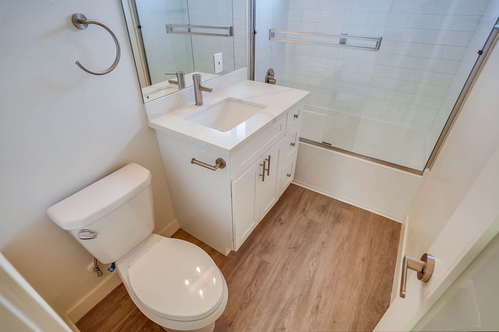 Inglewood Apartment: 115 N. Eastwood Ave