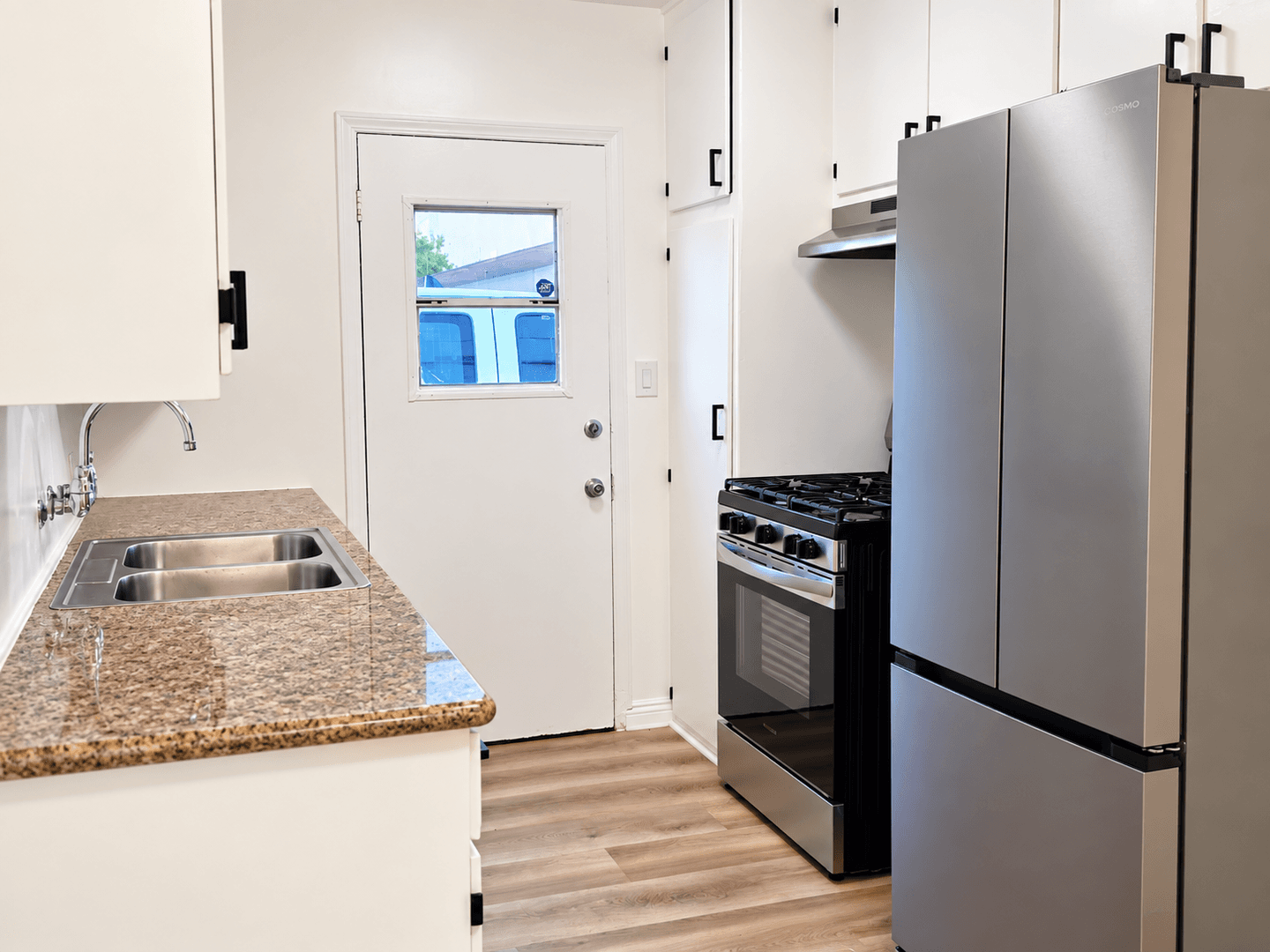 Los Angeles Apartment: 3121 W. Slauson