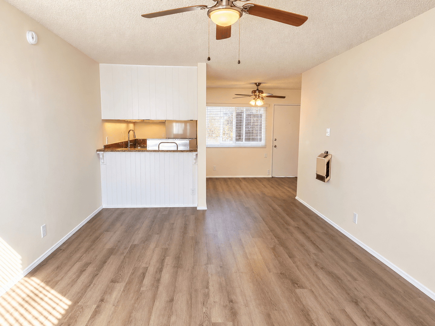 Los Angeles Apartment: 3715 W. 27th St
