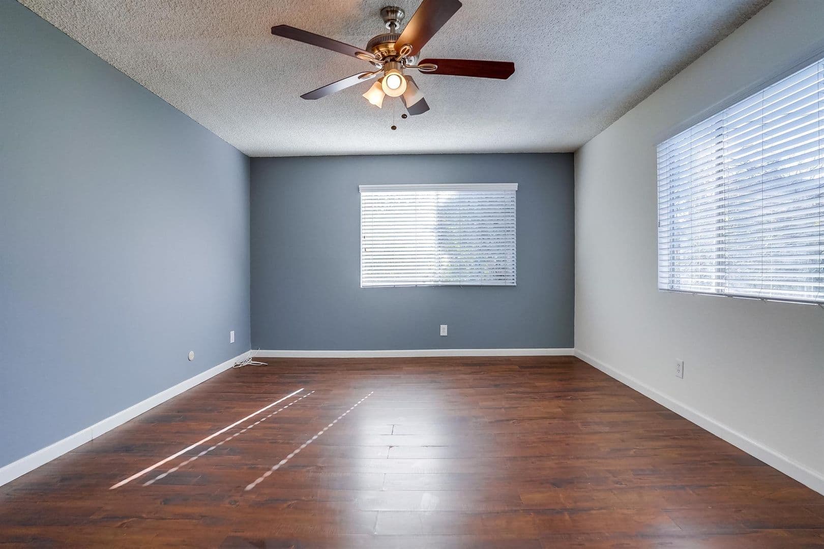 Los Angeles Apartment: 2629 S. Budlong Ave