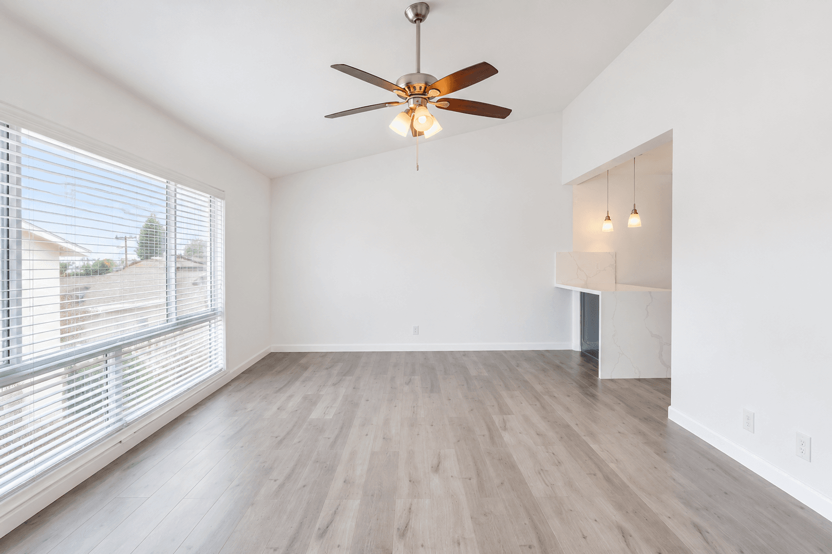 Inglewood Apartment: 422 - 426 Exton Ave