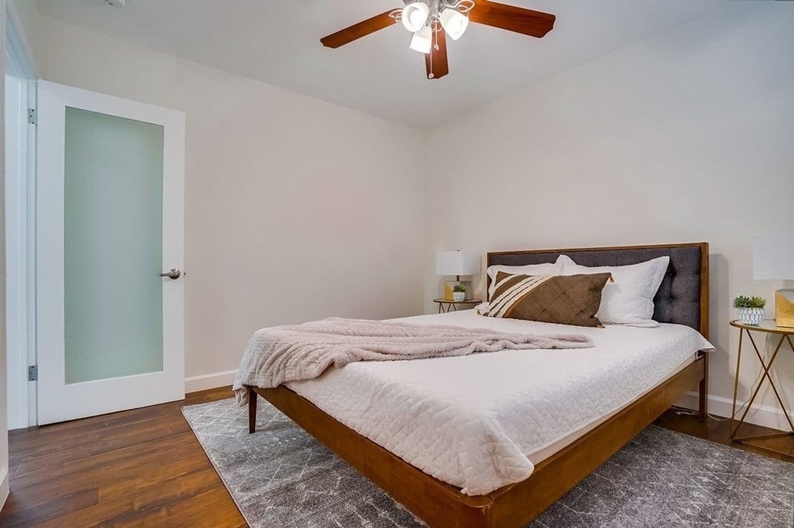Inglewood Apartment: 629 - 633 W. Hyde Park Blvd