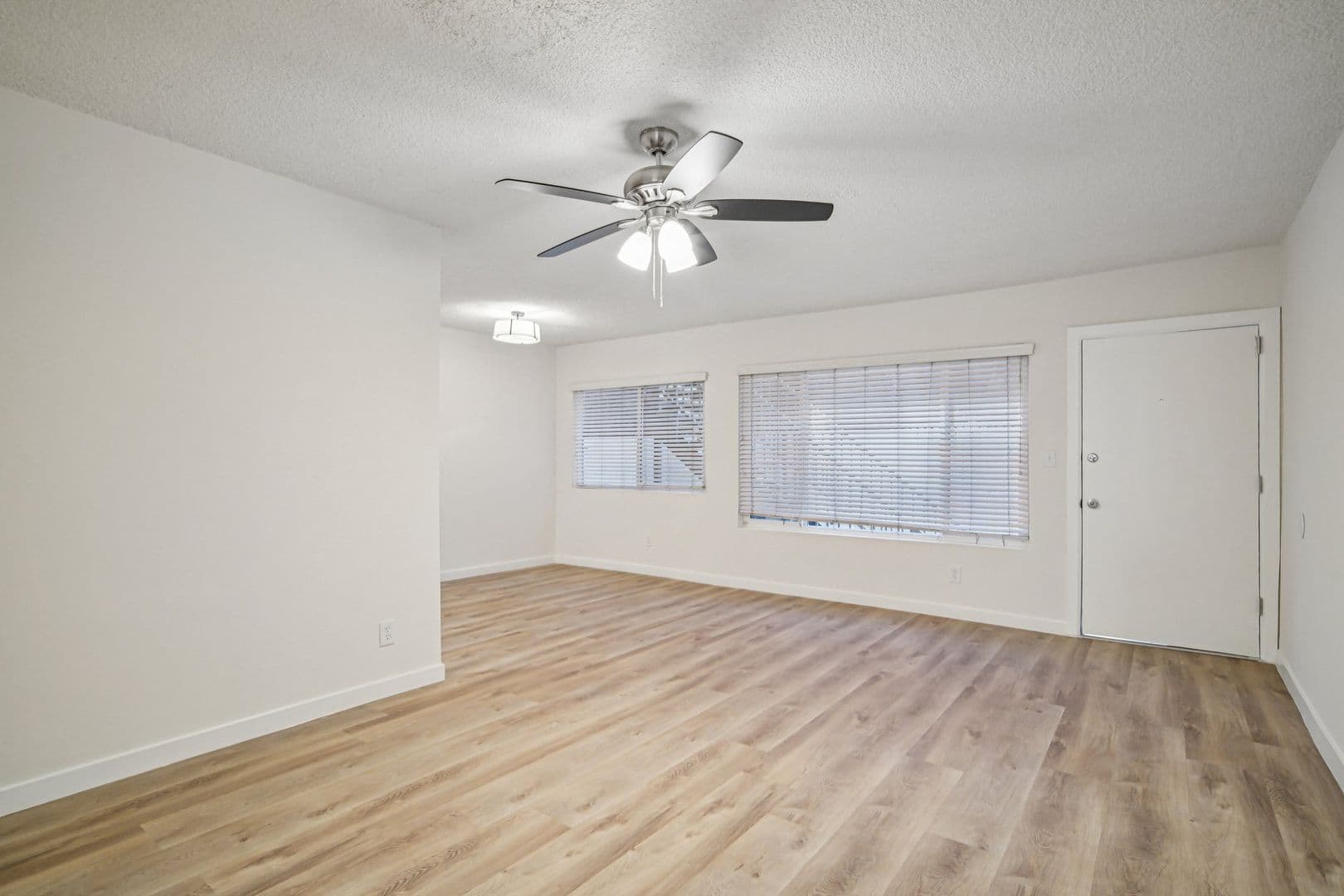 Los Angeles Apartment: 2026 Shenandoah St
