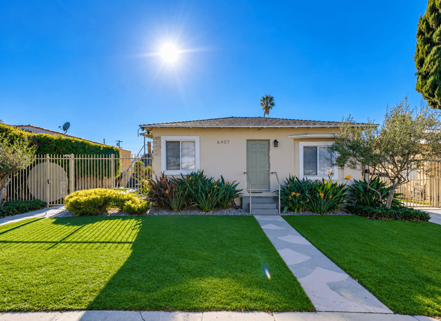 Los Angeles Apartment: 6405 - 6411 1/2 8th Ave