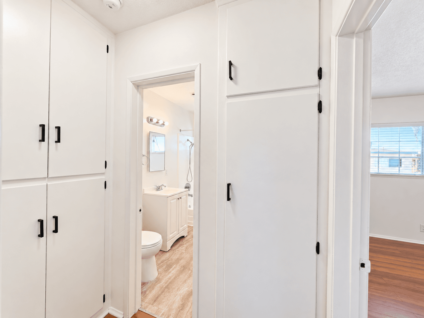 Los Angeles Apartment: 6028 - 6100 West Blvd