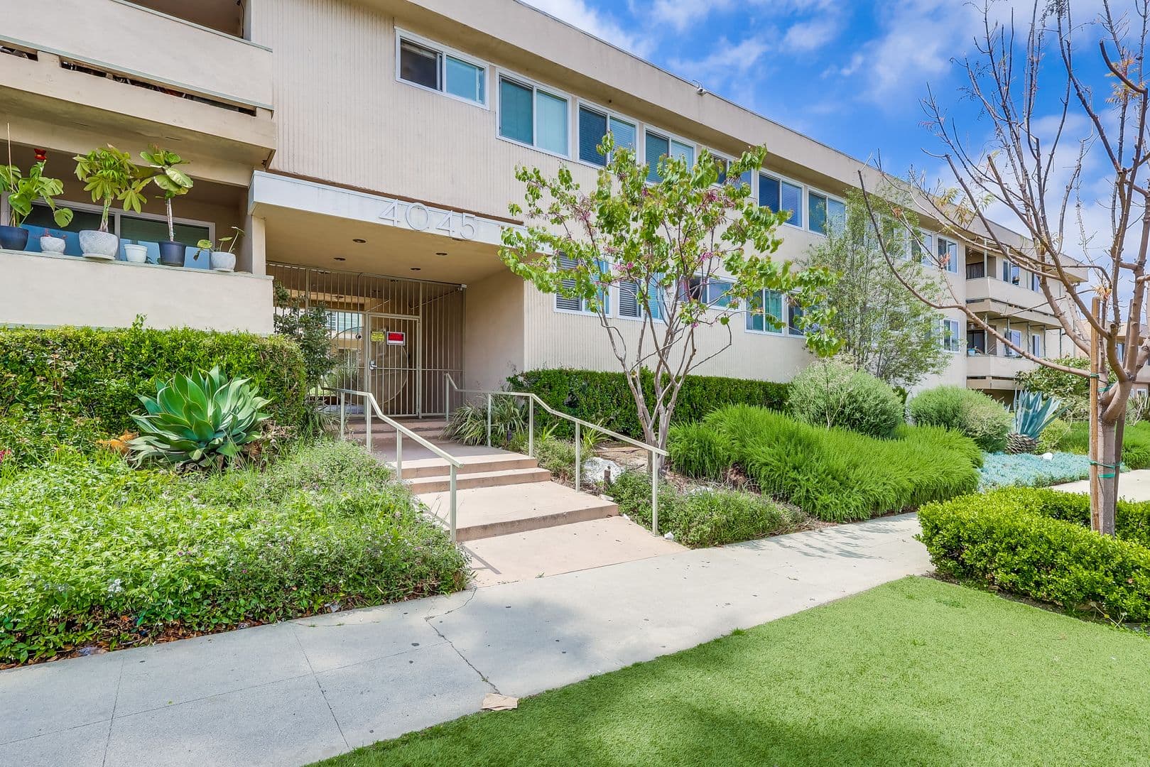 Los Angeles Apartment: 4045 Stevely Ave