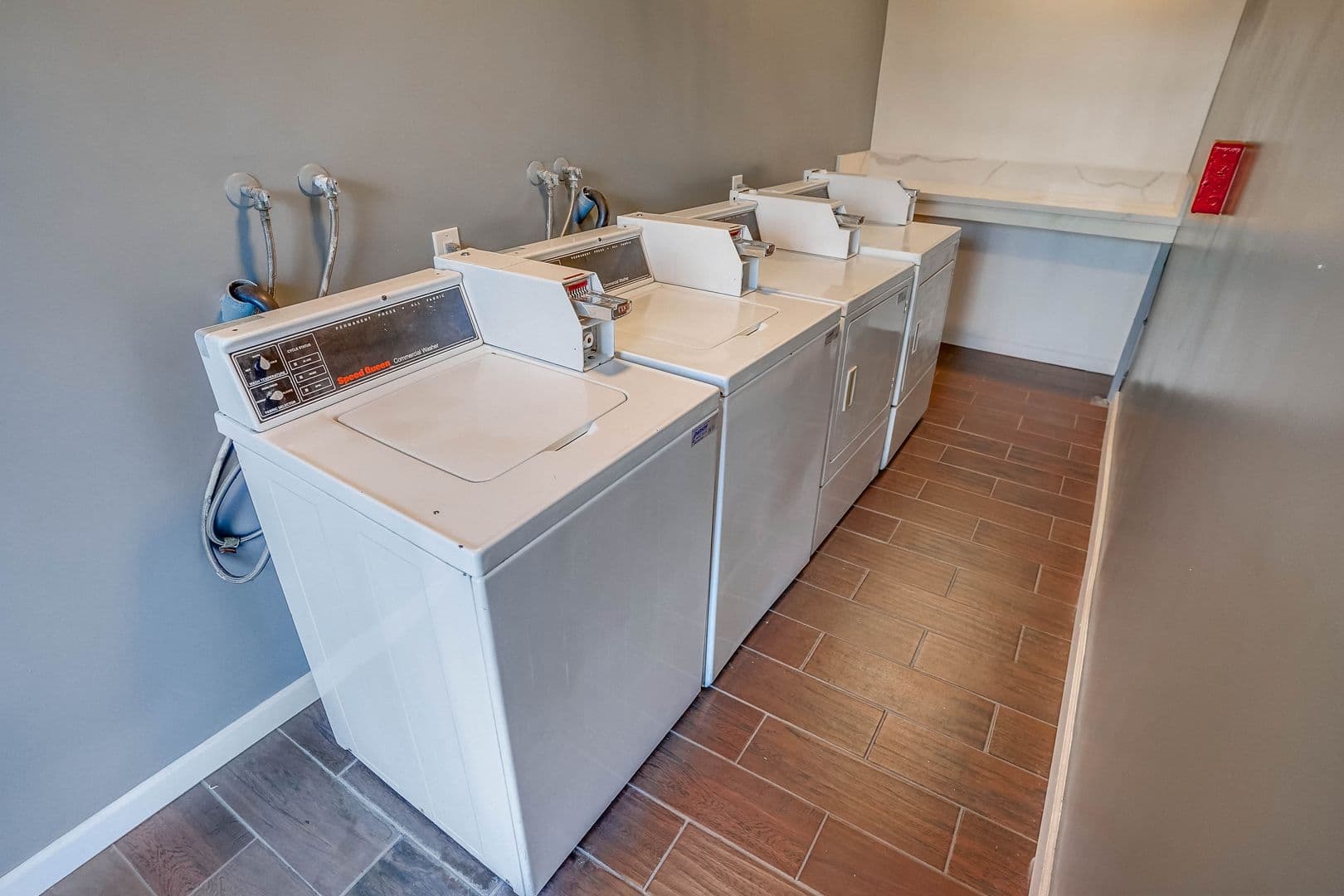 Los Angeles Apartment: 4307 W. 28th St