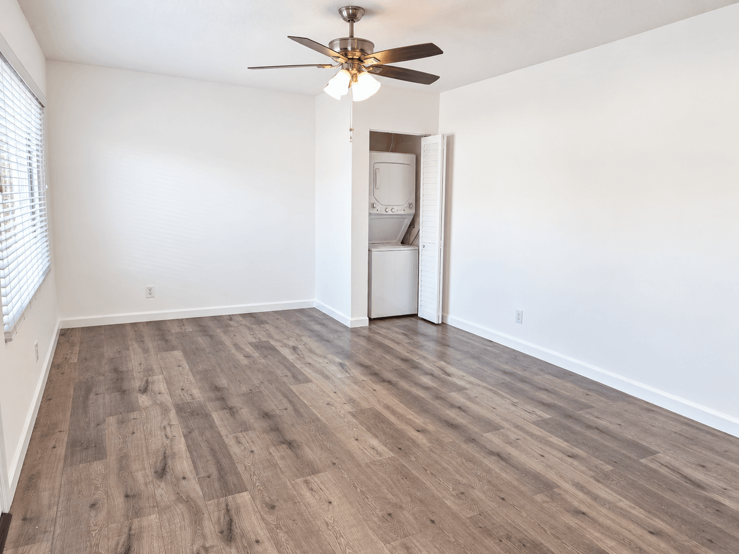 Inglewood Apartment: 621 E. 99th St