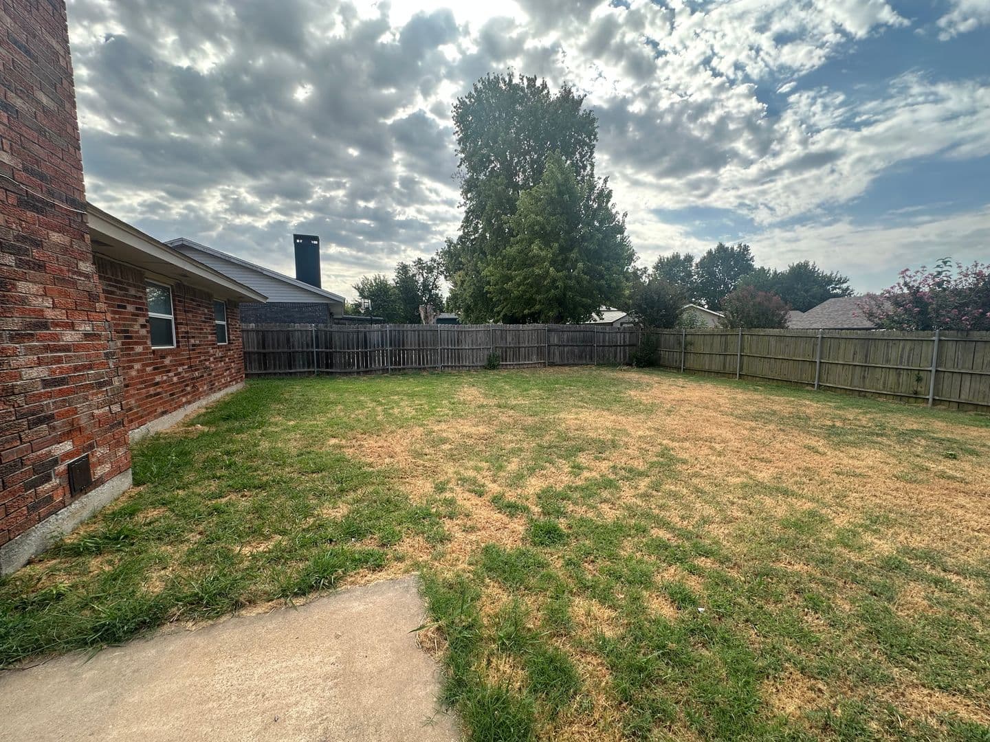 Moore House: 1112 SE 8th St