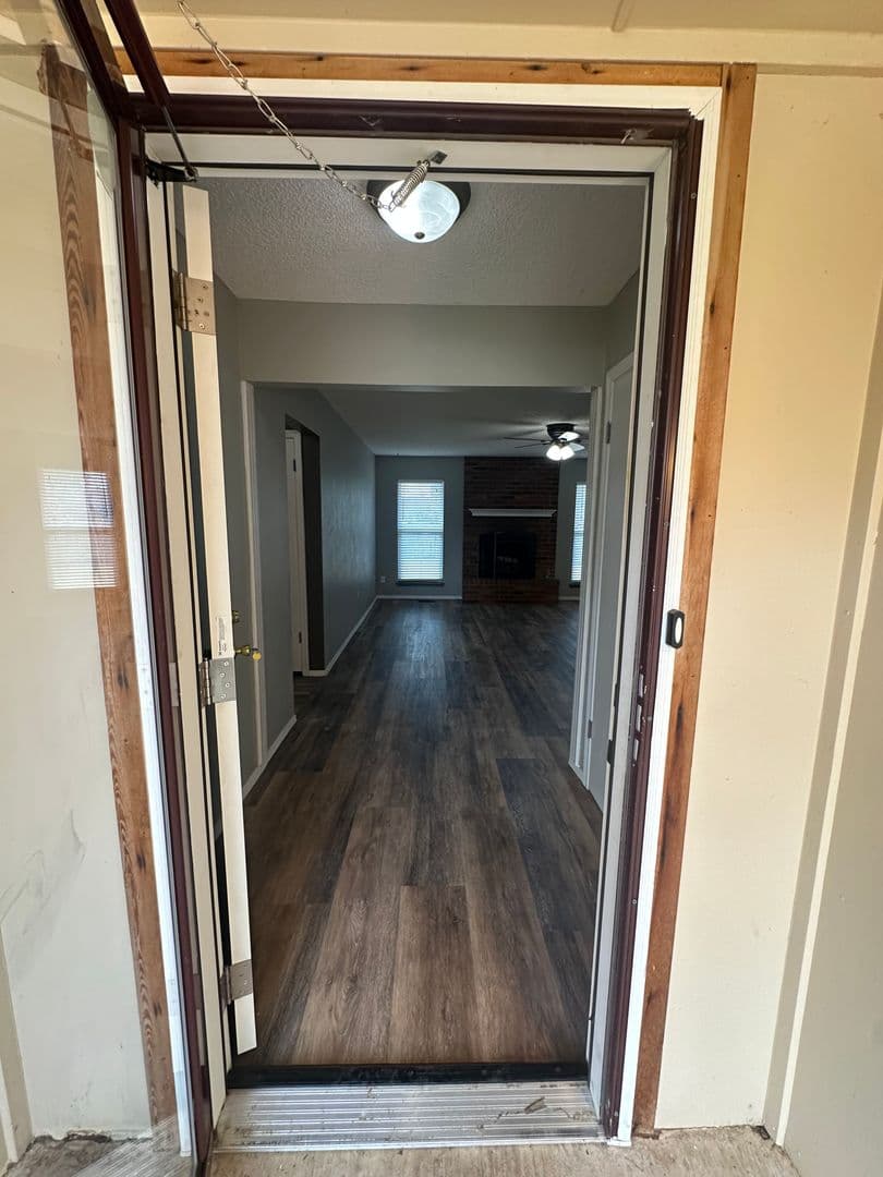 Moore House: 1112 SE 8th St