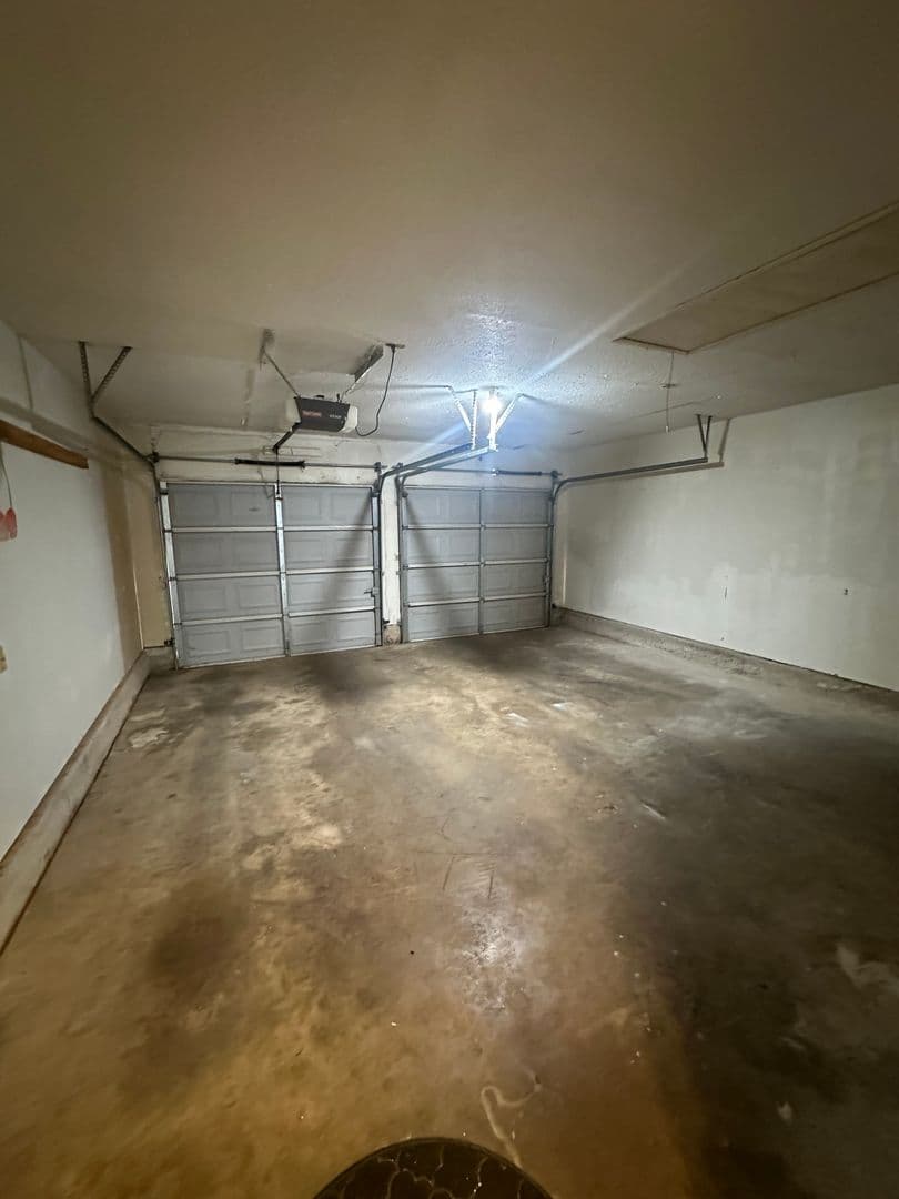 Moore House: 1112 SE 8th St