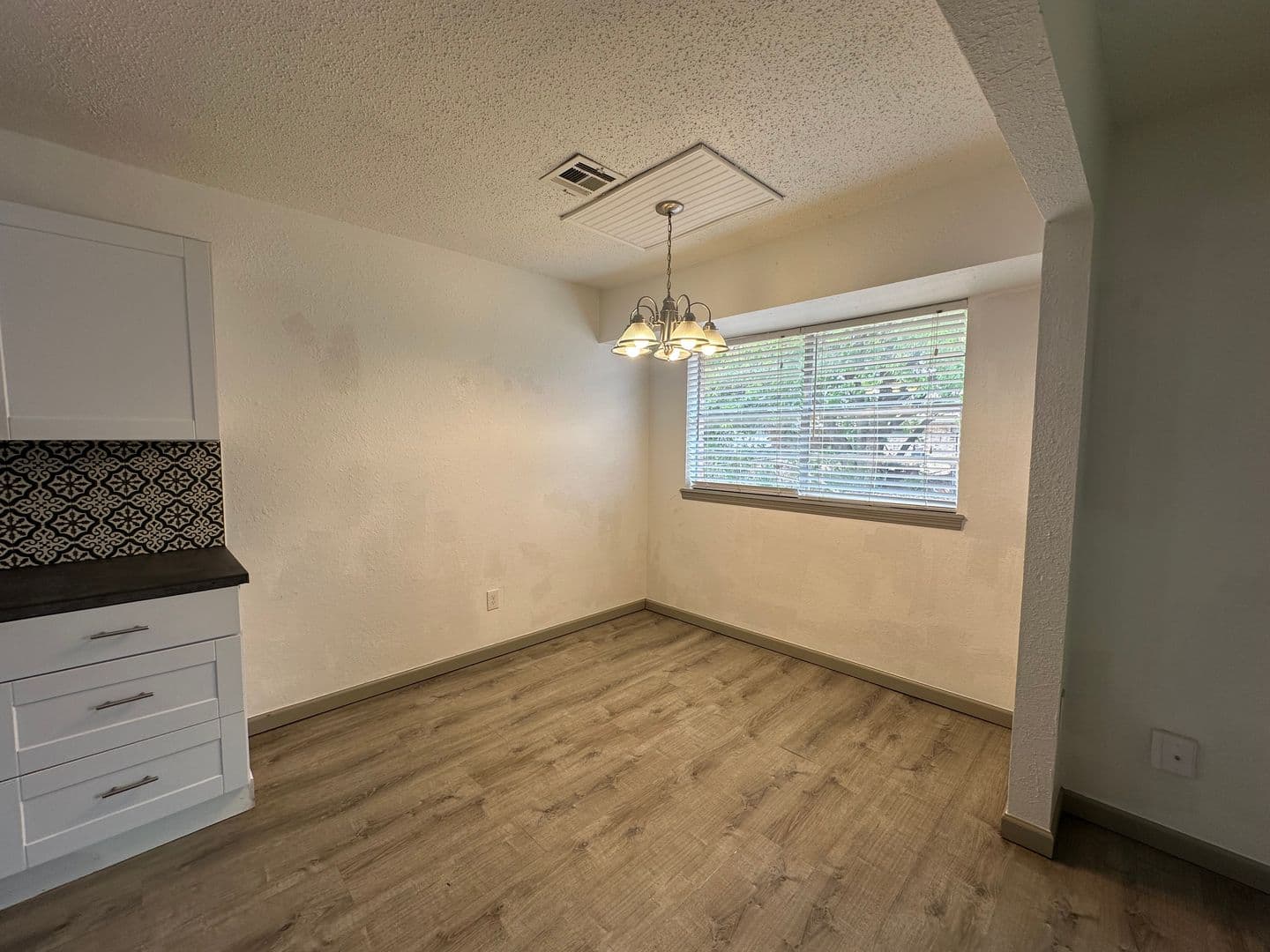 Moore House: 910 Craig Dr