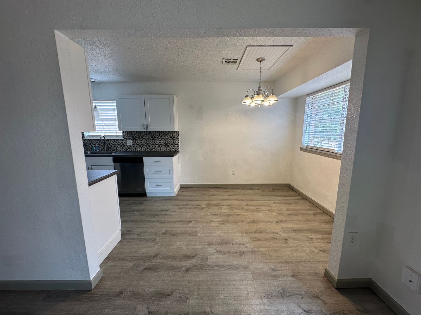 Moore House: 910 Craig Dr