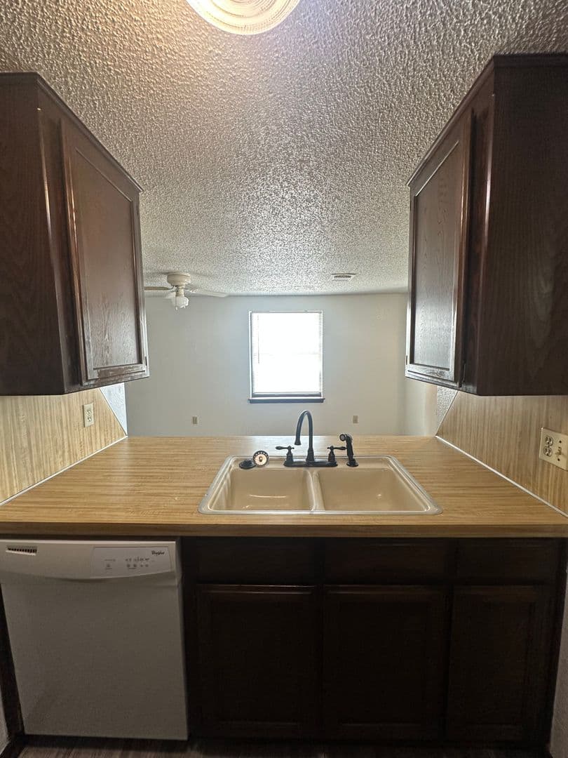 Moore House: 2109 Meench