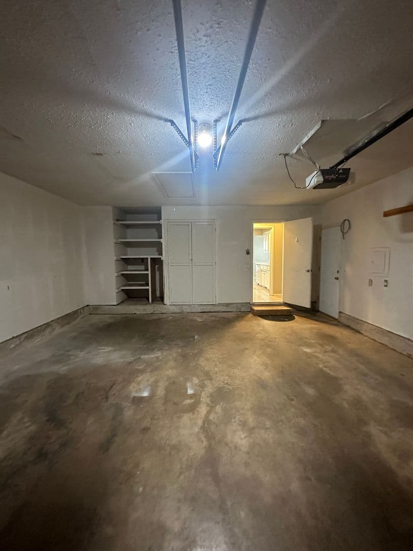 Moore House: 1112 SE 8th St