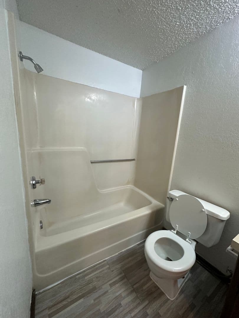 Moore House: 2109 Meench
